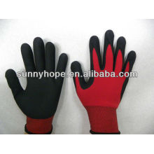 13G красные полиэфирные вкладыши черные нитриловые перчатки